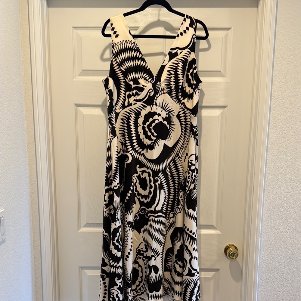 Calvin Klein Elegant Black and White Floral Dress